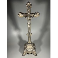 Nukryžiuotasis, kryžius pastatomas, antikvarinis. Metalas alavas. Kaina 76