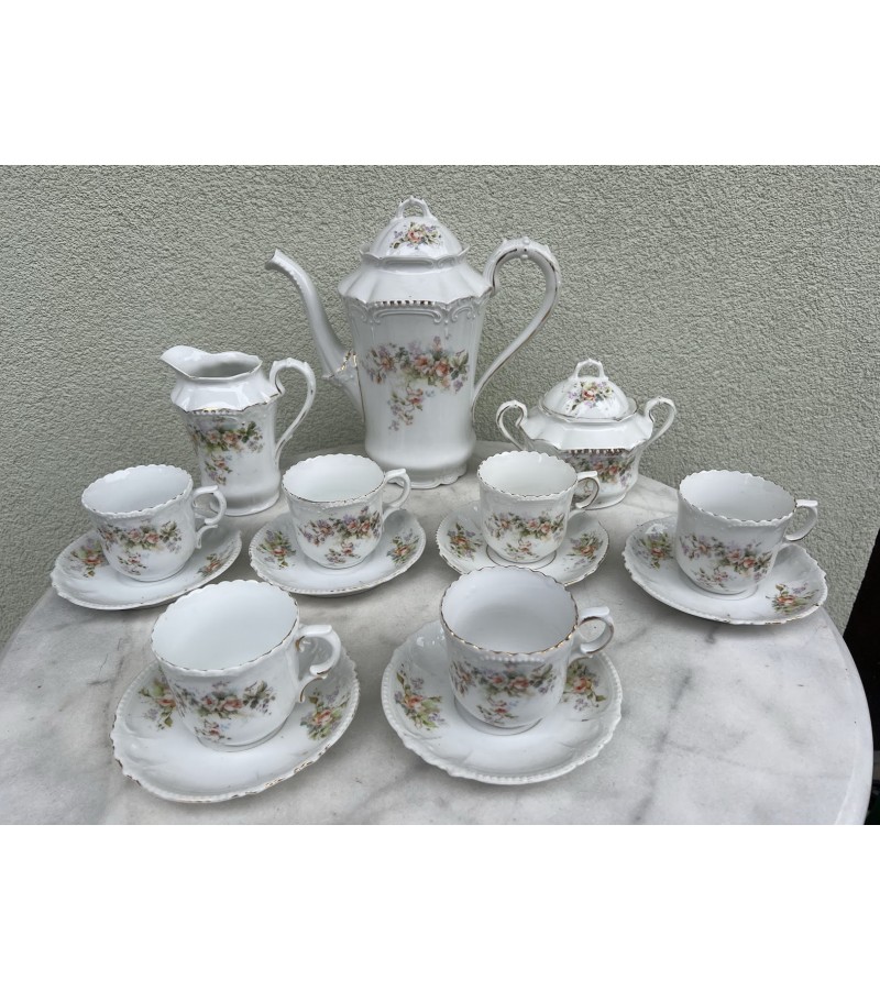 Servizas porcelianinis, antikvarinis, puoštas rožėmis, Vokietijos imperija. 1880–1910 m. Puodelio talpa 200 ml. Kaina 158