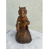 Statulėlė Velnias su buteliu, medinė, drožinėta, antikvarinė, lietuviška. Kaina 87