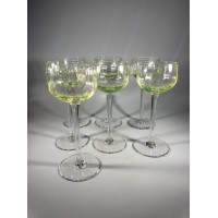 Taurės, taurė urano stiklo vyno ar vandens antikvarinės, prancūziškos. Talpa 130 ml. 7 vnt. Kaina po 28