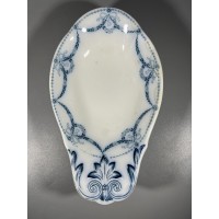 Lėkštė užkandžiams, indas samčiui, šaukštui padėti, antikvarinis, puoštas ornamentais, Gustafsberg, Hannibal,1885-1890 m. Kaina 28