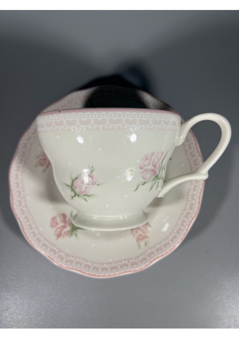 Puodelis su lėkštute Design Mariehult Sweden. Talpa 230 ml. Kaina 13