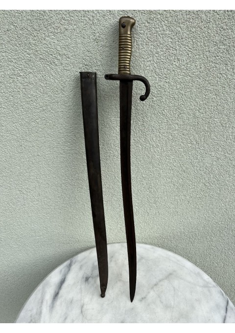 Durtuvas su makštim antikvarinis, prancūziškas, 1866 m. modelio, prancūziškam Chassepot sistemos šautuvui. French Chassepot Yataghan Sword Bayonet. Kaina 193