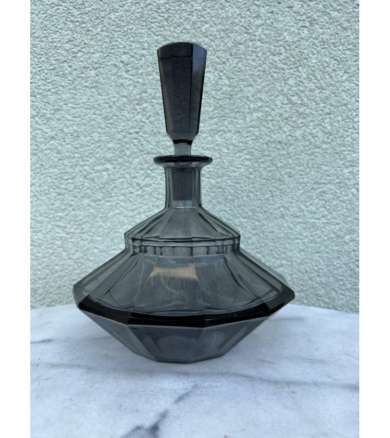 Grafinas Art Deco stiliaus, antikvarinis, tarpukario laikų. Kaina 138 