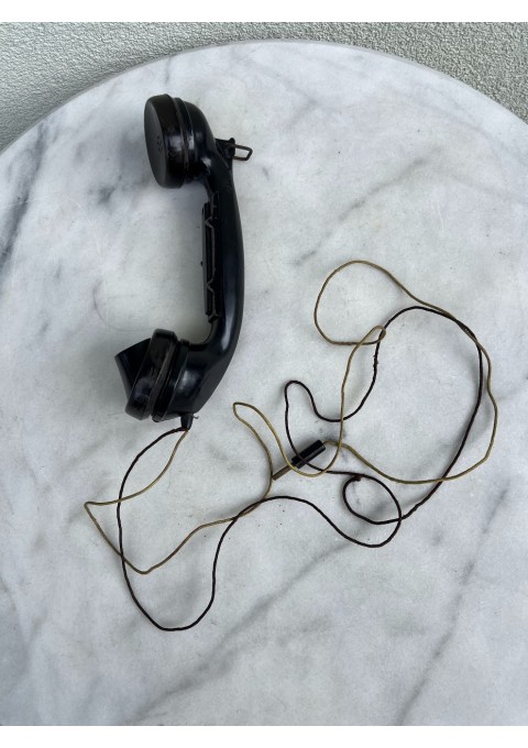 Telefono ragelis antikvarinis, bakelitinis nacistinės Vokietijos karinės produkcijos dalis, pagaminta 1939 metais ir skirta Wehrmachto kariuomenės naudojimui. Gamintojas RB&Co, Robert Bosch & Co. 1939 m. Kaina 128