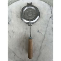 Grybukų keptuvė tarybinė, sovietinių laikų, restauruota. Kaina 43