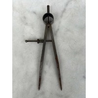 Matavimo prietaisas, skriestuvas, antikvarinis, kaltinis. Ilgis 22 cm. Kaina 38