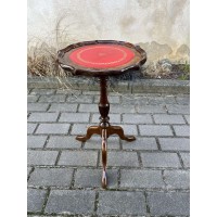 Staliukas, stovelis oda puoštu stalviršiu, restauruotas. Kaina 78