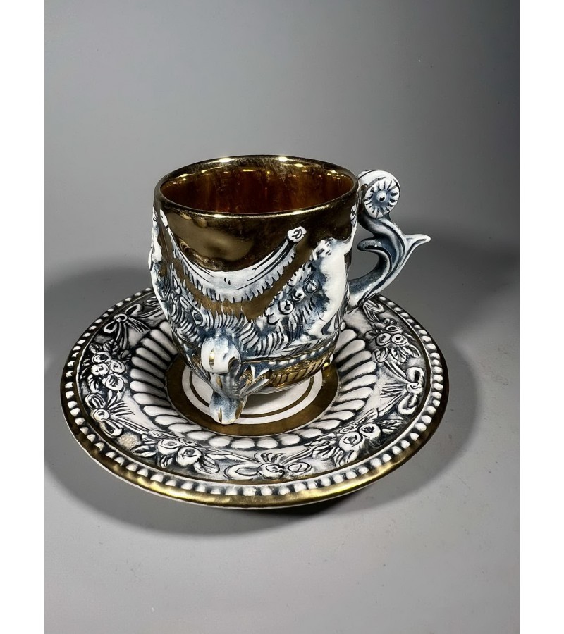 Puodelis su lėkštute antikvarinis R. Capodimonte Demitasse. Italija. Kaina 28