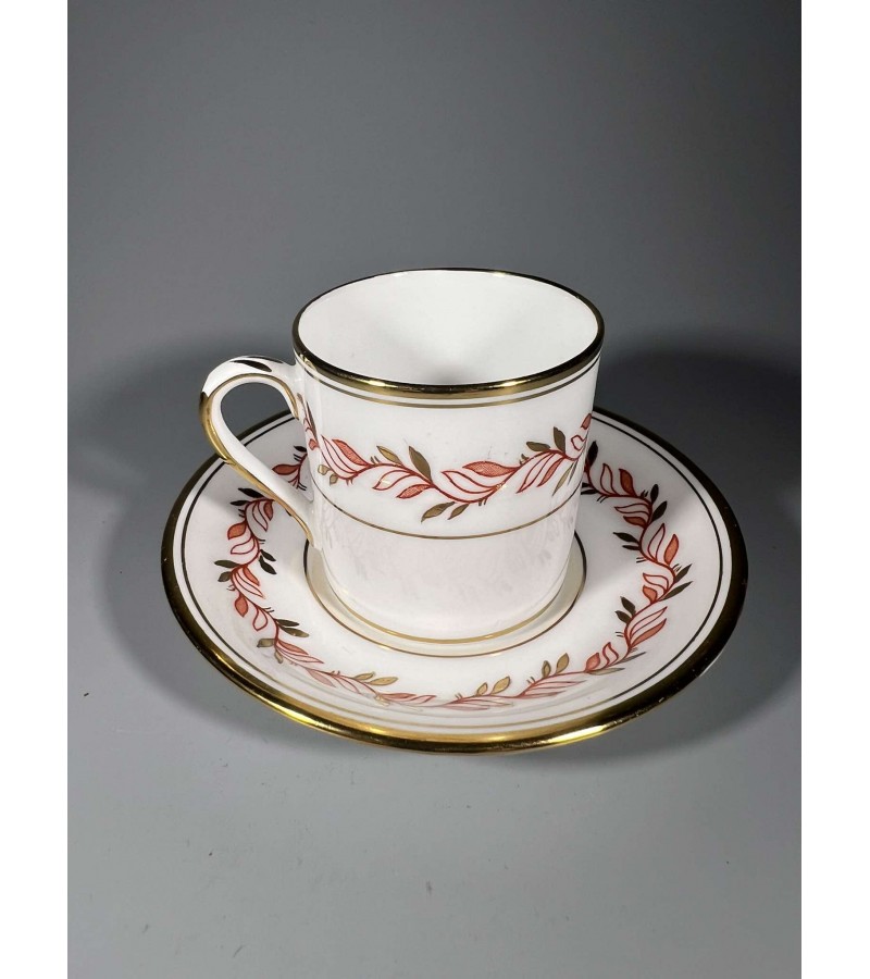 Puodelis su lėkštute porcelianinis, angliškas Tuscan Fine English Bone China. Made in England.  1947 m. Talpa 75ml. Kaina 18