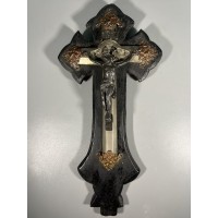 Nukryžiuotasis Jėzus metalinis, kryžius medinis, antikvarinis. Kaina 32