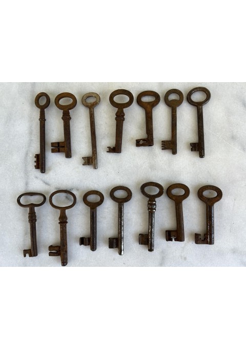 Raktas, raktai antikvariniai 14 vnt. Kaina po 8