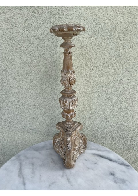 Žvakidė medinė, antikvarinė. Aukštis 53 cm. Kaina 138