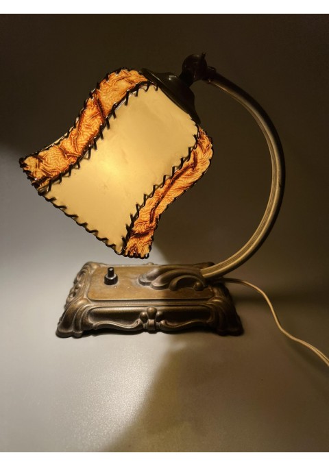 Stalinė, sieninė antikvarinė lempa, šviestuvas su kiaulės pūslės gaubtu. Veikianti. Kaina 128