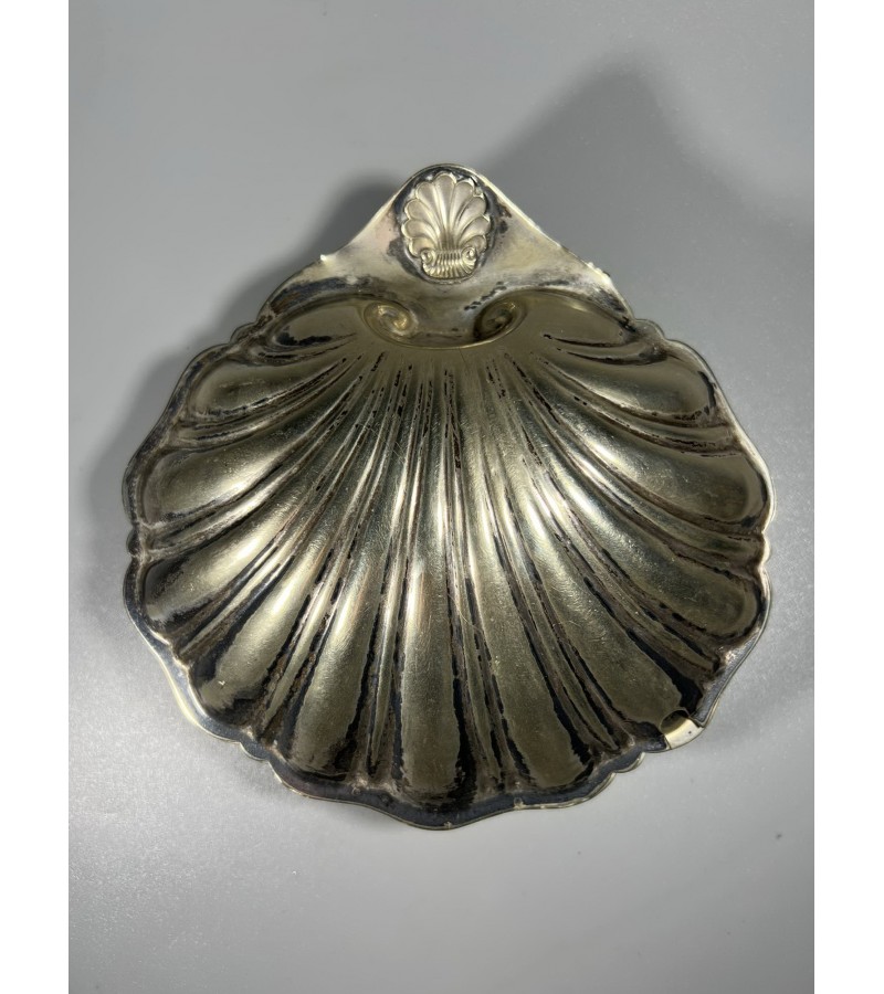 Indas kriauklė sidabruota, antikvarinė. Dydis: 6 x 15 x 15 cm. Kaina 53
