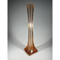 Vaza, vazelė rausvo stiklo Art Deco stiliaus. Kaina 16