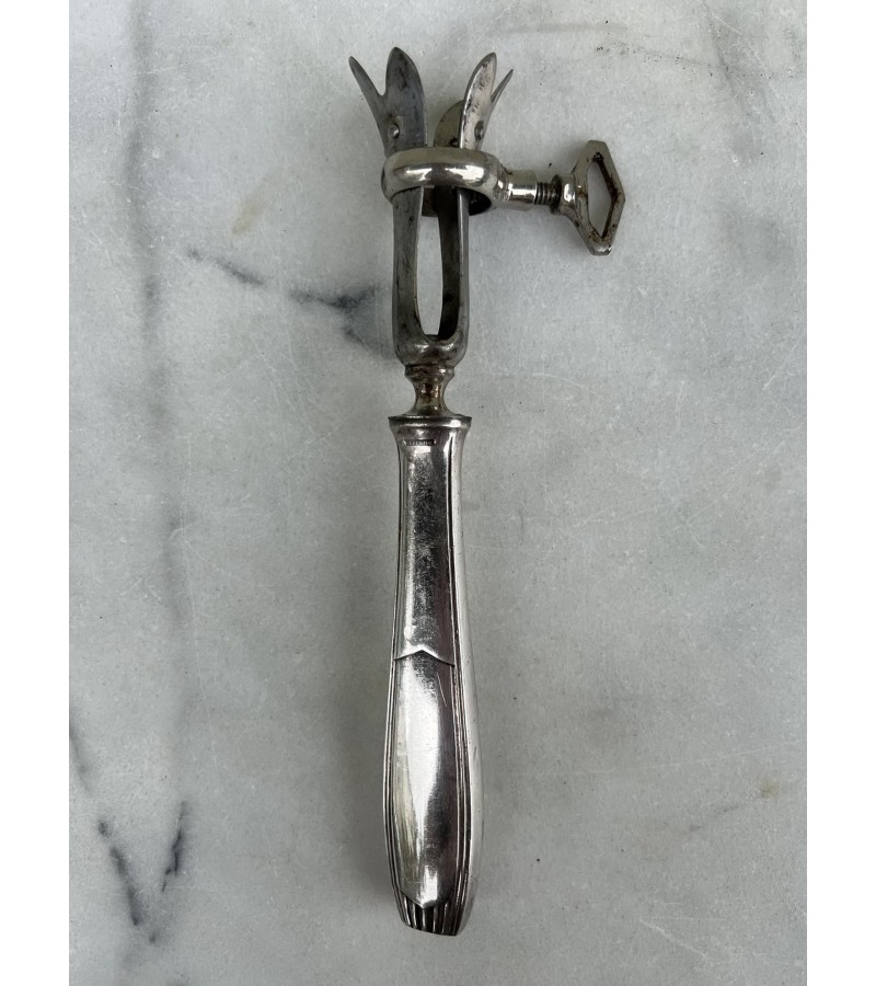 Stalo įrankis, kaulų laikiklis antikvarinis, sidabruotas. Prancūzija. Kaina 51