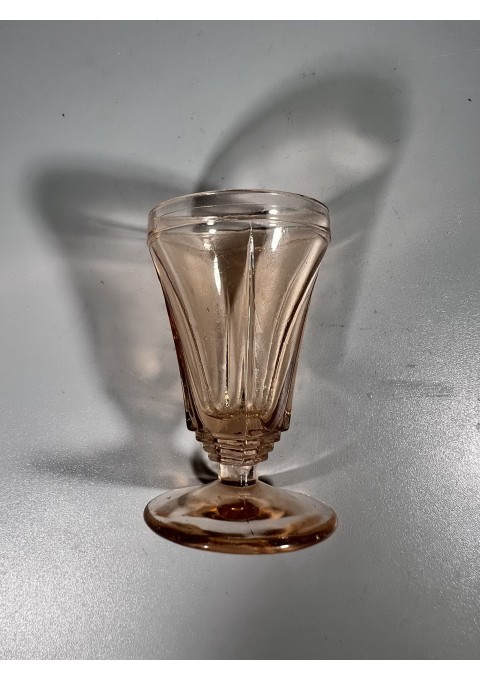 Taurelė, stikliukas antikvarinis, rausvo stiklo, Art Deco stiliaus, prancūziškas. Talpa 20 ml. Kaina 8 