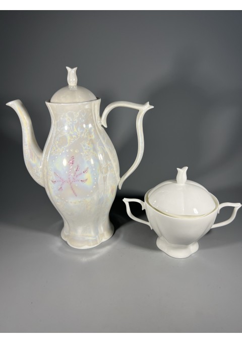 Kavinukas, arbatinukas ir cukrinė Jiesia kaulinio porceliano.  Kaina 12 ir 6
