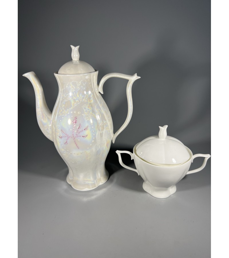 Kavinukas, arbatinukas ir cukrinė Jiesia kaulinio porceliano.  Kaina 12 ir 6