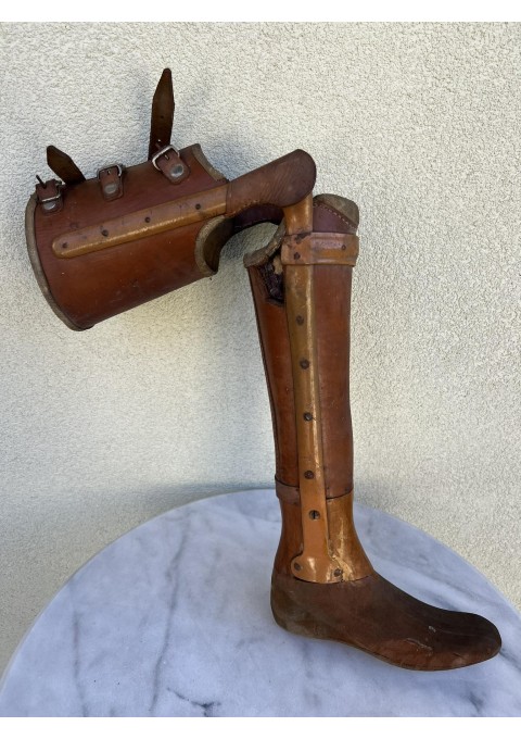 Kojos protezas, medinis, antikvarinis. Kaina 412