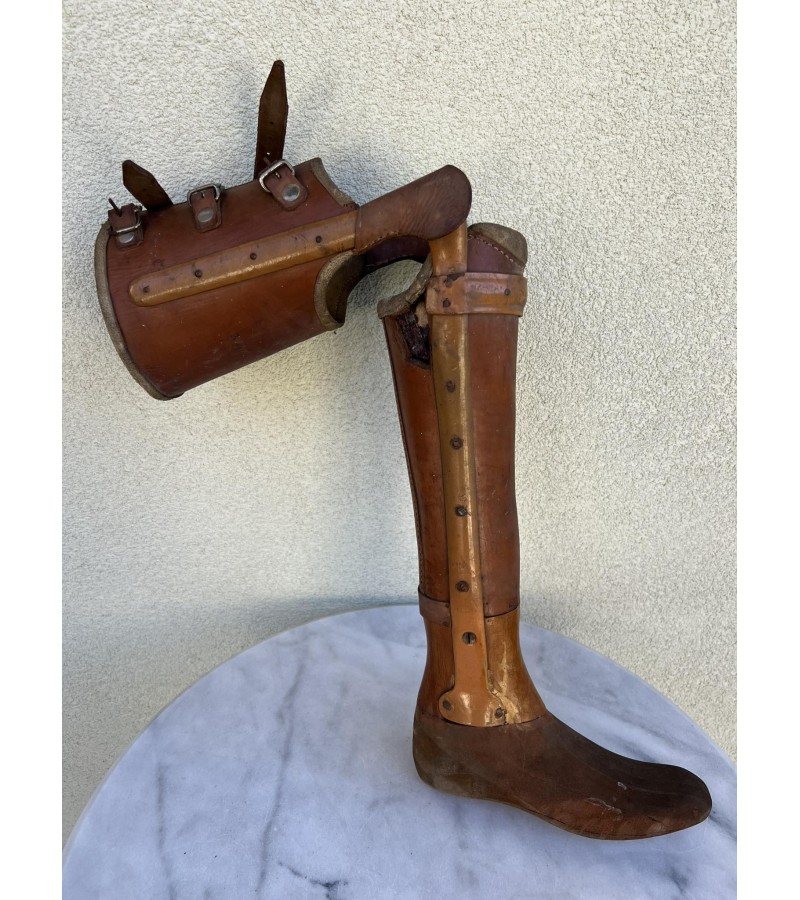 Kojos protezas, medinis, antikvarinis. Kaina 412