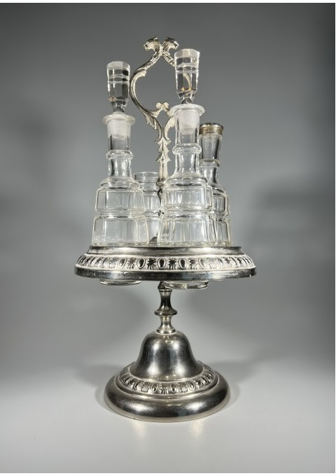 Padėklas, rinkinys su stiklinėmis prieskoninėmis, antikvarinis, sidabruotas. Kaina 87