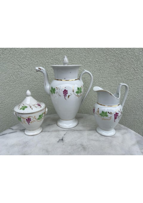Porcelianinis antikvarinis trio ALPICO France: arbatinukas, kavinukas, cukrinė, indelis pienui,  grietinėlei. Kaina 107 už viską