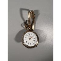 Laikrodis moteriškas, sidabrinis, rankinis, antikvarinis, nuimama apyranke, mechaninis. Apie 1900 m. Veikiantis, patikrintas laikrodininko. Kaina 253