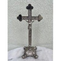 Kryžius, nukryžiuotasis, pastatomas, metalinis, antikvarinis. Kaina 43