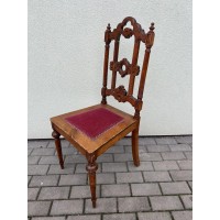 Kėdė medinė, tekintomis detalėmis, antikvarinė. Kaina 38