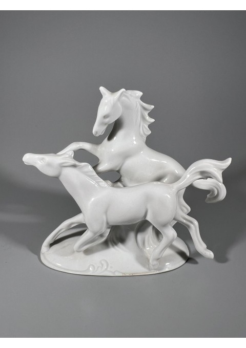 Statulėlė Žirgai, arkliai porcelianinė, vokiška. Kaina 32