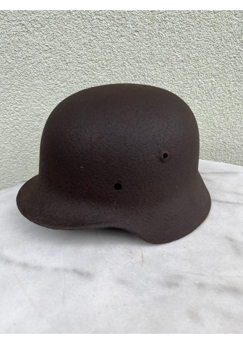 Šalmas vokiškas II Pasaulinio karo. German helmet WW2. Neskilęs, netrūkęs. Kaina 168