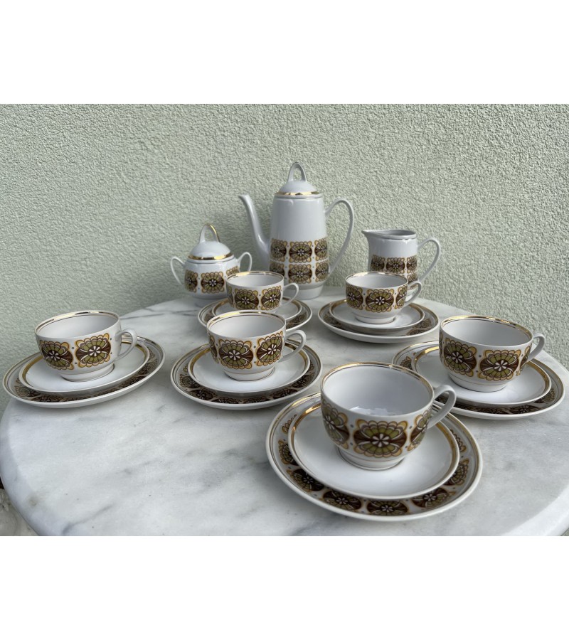 Servizas arbatos, kavos porcelianinis, tarybinių laikų. Dizainerė Zina Ulste. Riga RPR. 1975-1976 m. Kaina 68