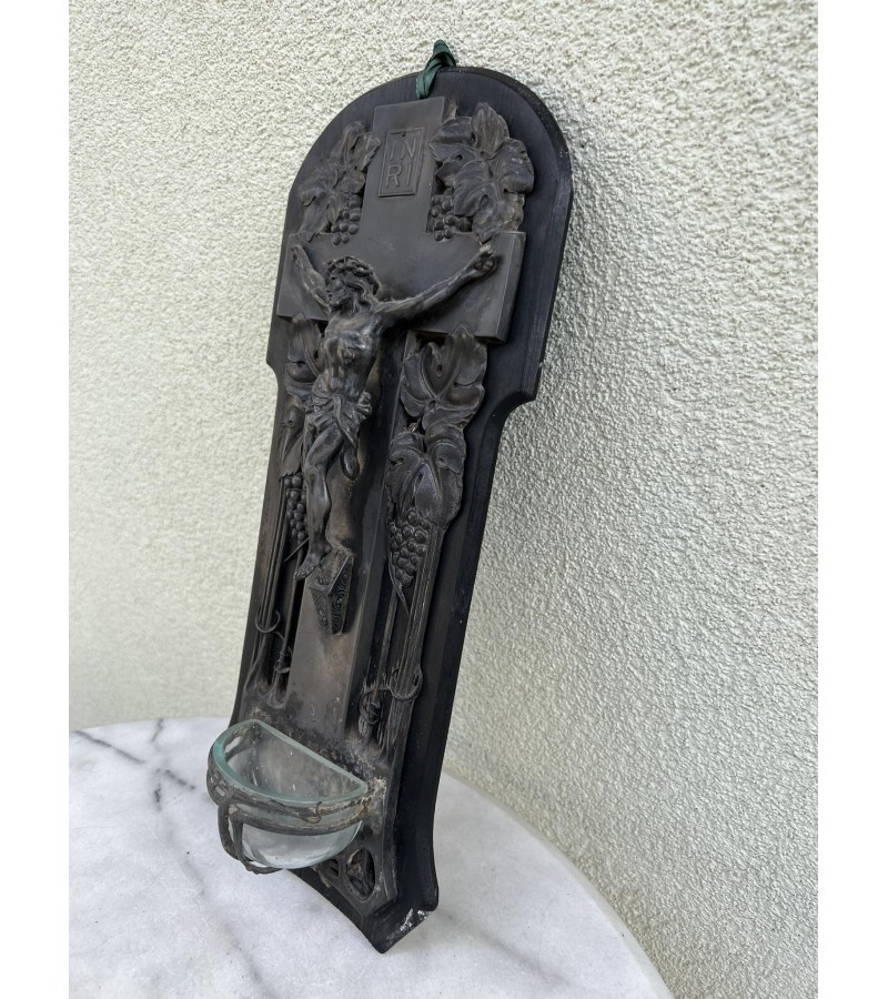 Nukryžiuotasis, krucifiksas su lakunka švestam vandeniui, antikvarinis. Kaina 108