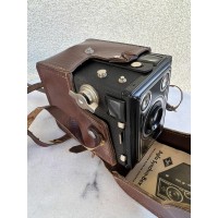 Fotoaparatas su dėklu antikvarinis AGFA Synchro-Box (Germany). 120 film box camera. 1951-1957 m. Kaina 52