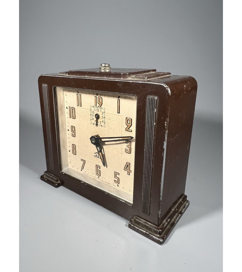 Laikrodis žadintuvas Art Deco stiliaus, metaliniu korpusu, antikvarinis, tarpukario laikų JAZZ. Made in France. Veikiantis, patikrintas laikrodininko. Kaina 158
