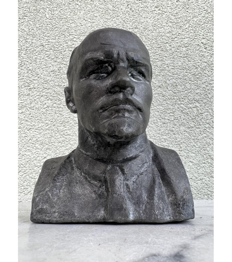 Biustas Lenin metalinis, 1974 m. Aukštis 16 cm. Kaina 63