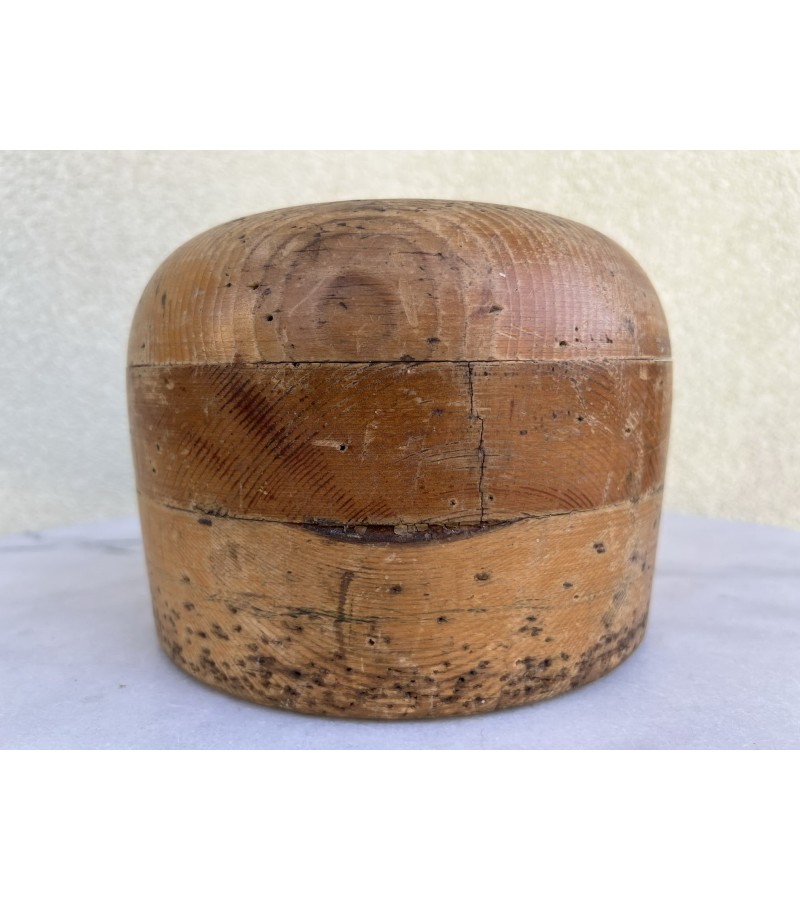 Kepurių siuvimo forma medinė, antikvarinė. Kaina 63
