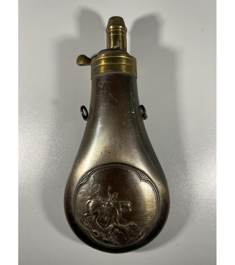 Parakinė varinė, antikvarinė, reljefiniu piešiniu. Spaudas DIXON & SONS. Originalas. Antique Copper Gunpowder Flask. Kaina 158