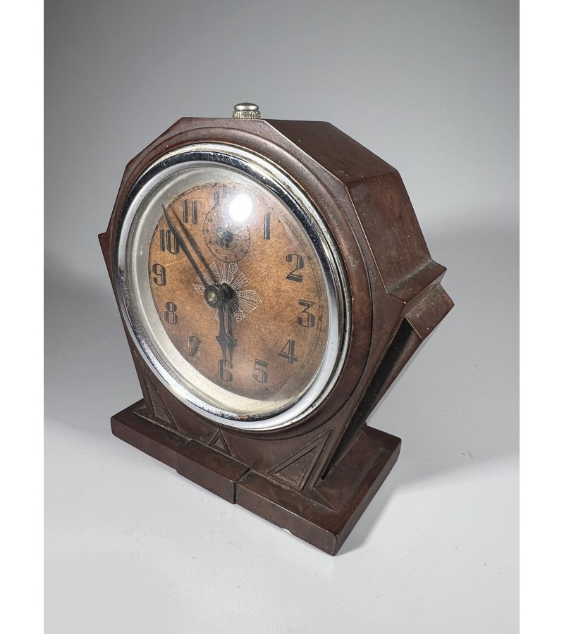 Laikrodis, žadintuvas ART DECO stiliaus, antikvarinis, tarpukario laikų, balekitiniu korpusu, prancūziškas. Veikiantis. Kaina 93