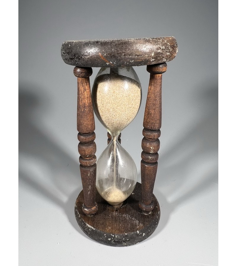 Smėlio laikrodis medinis, antikvarinis, veikiantis. Kaina 28