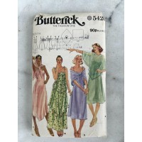 Siuvimo modelis, vintažinė mada, originalioje pakuotėje. Made in England. Kaina 13