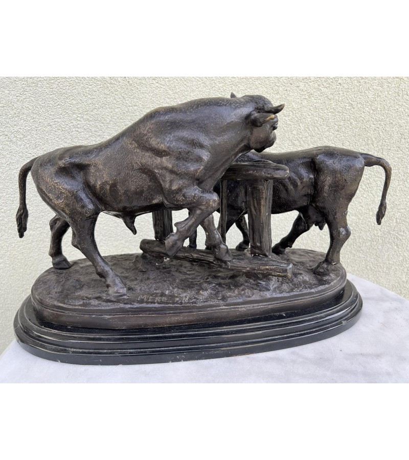 Statula, statulėlė bronzinė Jautis ir karvė, Svoris 20 kg. Autorius prancūzas Pierre-Jules Mene (1810-1879), parašas 'Mene', marmurinis pagrindas. Kaina 268