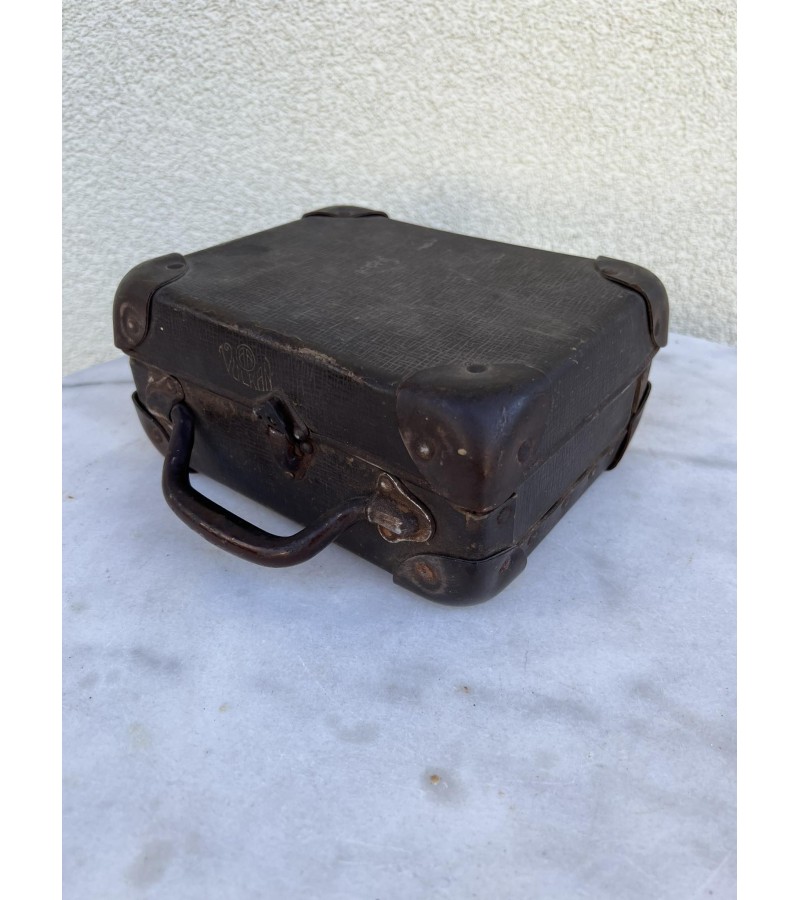 Lagaminas, lagaminėlis mažas VULCAN, antikvarinis, tarpukario laikų. Dydis: 8 x 15 x 19 cm. Kaina 53