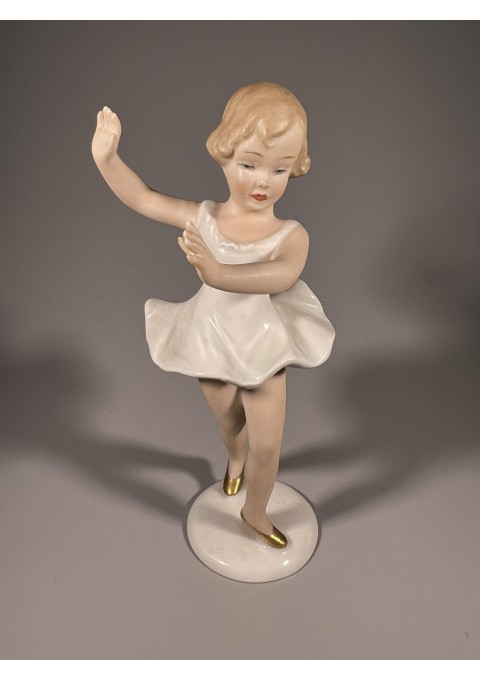 Statulėlė porcelianinė Mažoji baleto šokėja - šokanti mergaitė, Wallendorf Crown & “W 1764”. Kaina 63
