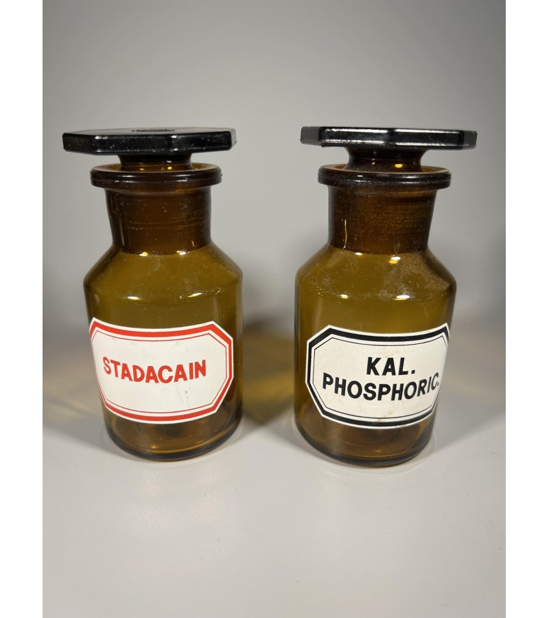 Vaistų, vaistinės buteliiukai antikvariniai rudo stiklo, vokiški. 2 vnt. Kaina po 23