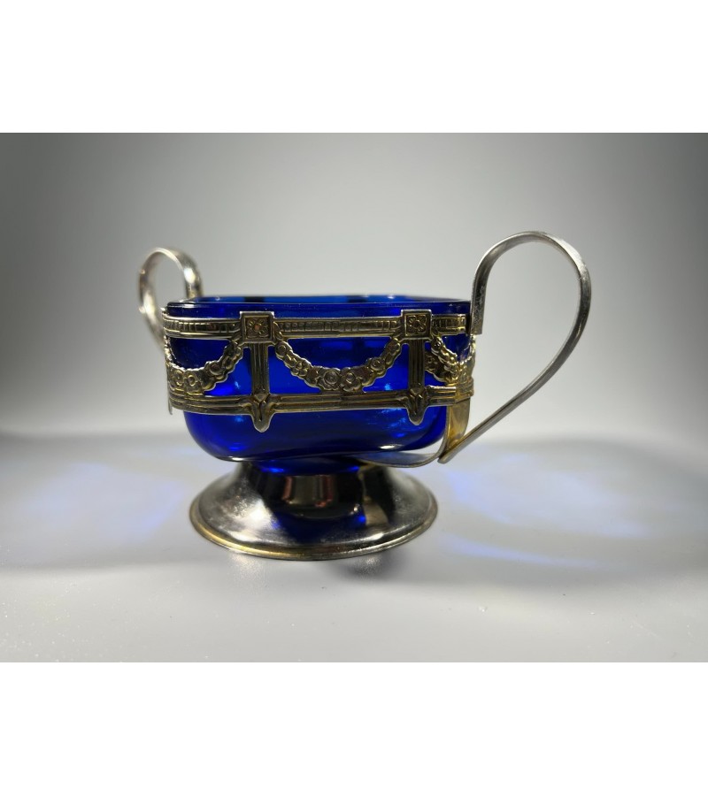 Indas mėlynu stiklu su rankena, antikvarinis. Kaina 28