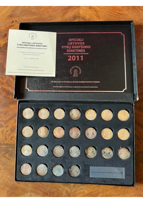Oficiali 2011 metų Lietuvos vyrų krepšinio rinktinės pasidabruotų medalių kolekcija. Tai 1372-oji kolekcija iš 4000.