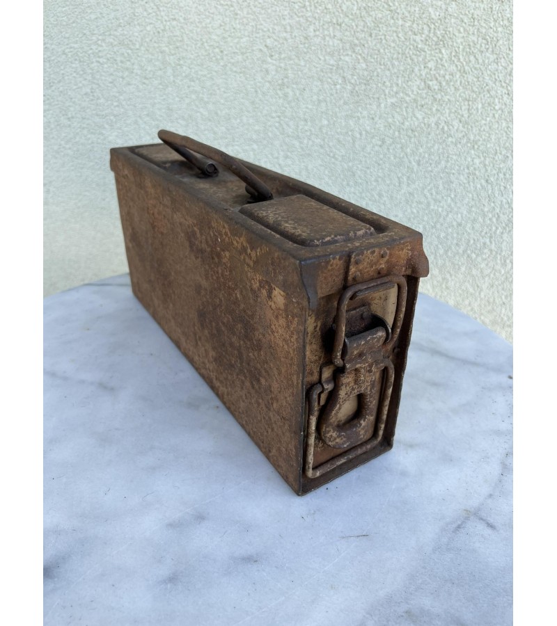 Šovinių dėžė vokiška, metalinė, II PK laikų, Vokietija. Originalas. Kaina 68
